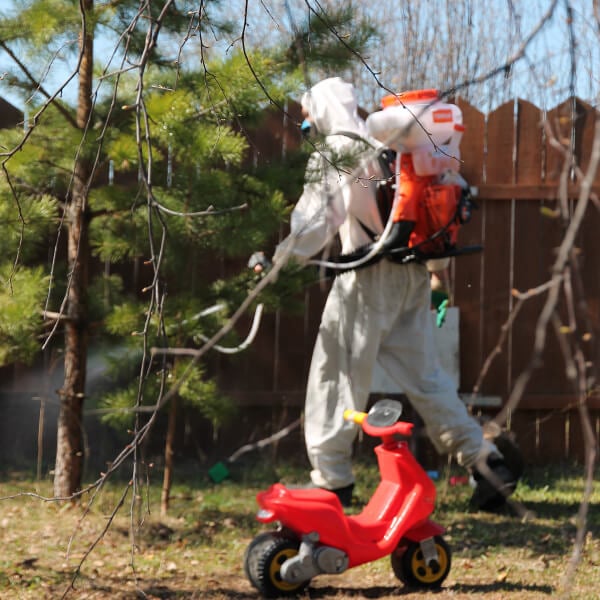 Обработка участка от клещей в Майкопе?